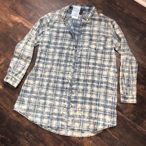 Boutique button down shirt with pockets tunic.